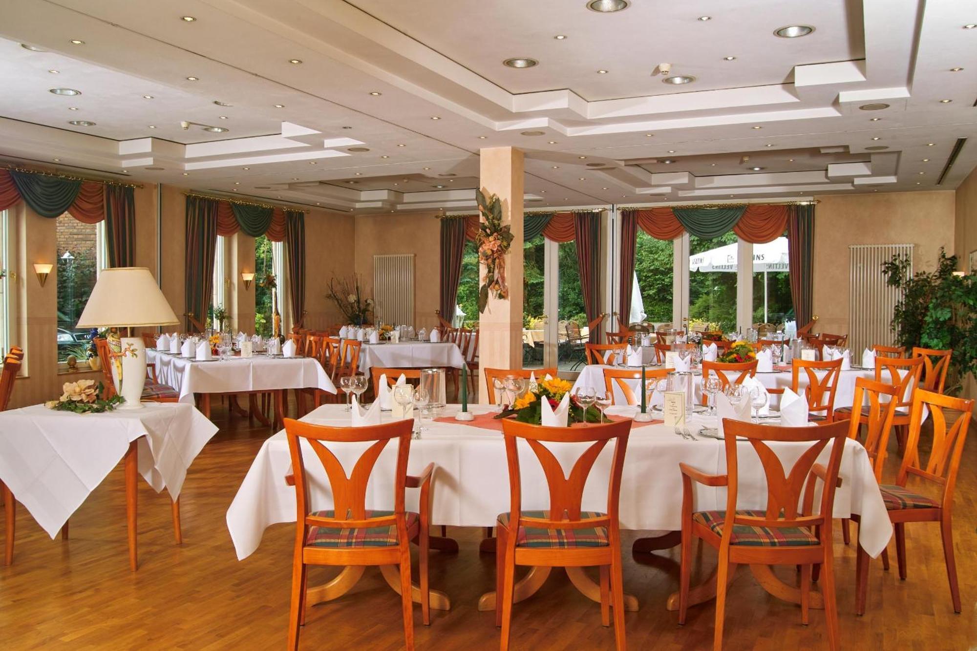 Hotel Restaurant Witte Ahlen Buitenkant foto